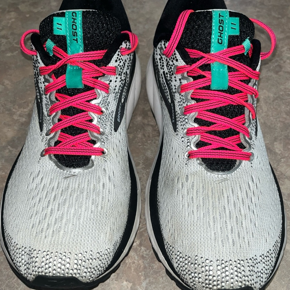 Brooks Ghost 11 White and Pink Athletic Shoes